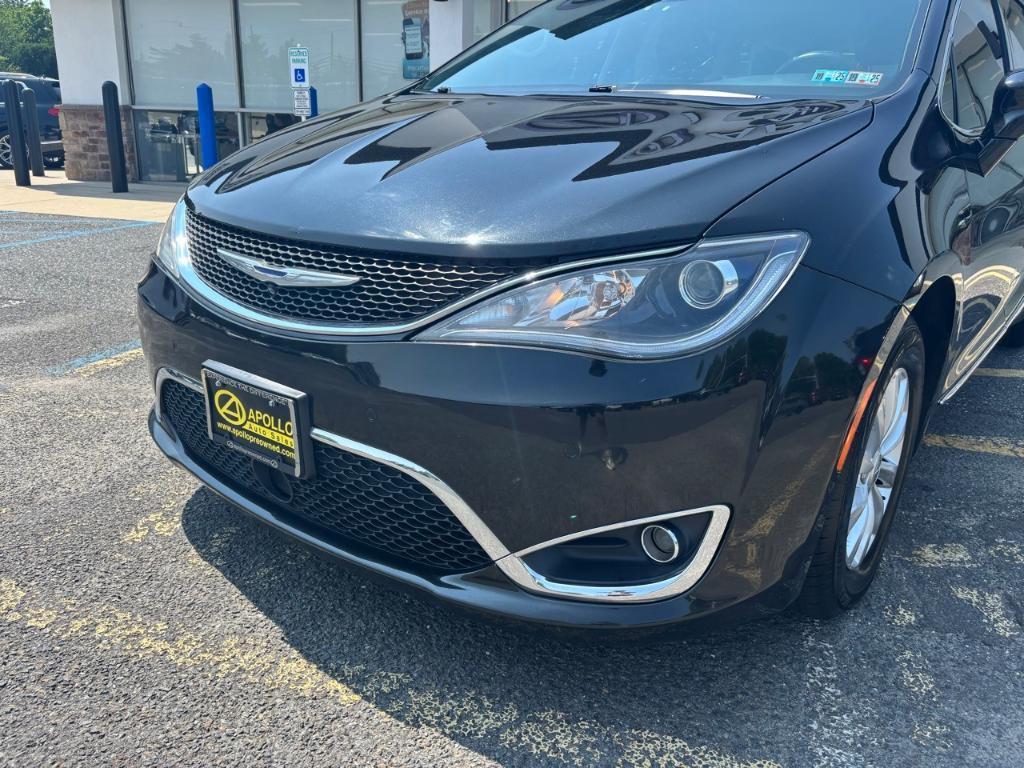 used 2018 Chrysler Pacifica car, priced at $11,809