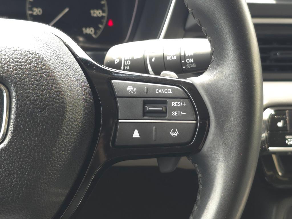 used 2024 Honda Pilot car, priced at $39,889