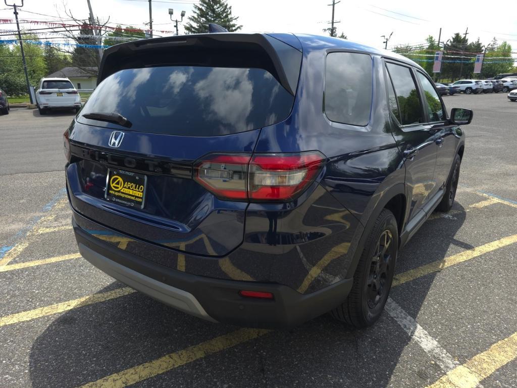 used 2024 Honda Pilot car, priced at $39,889