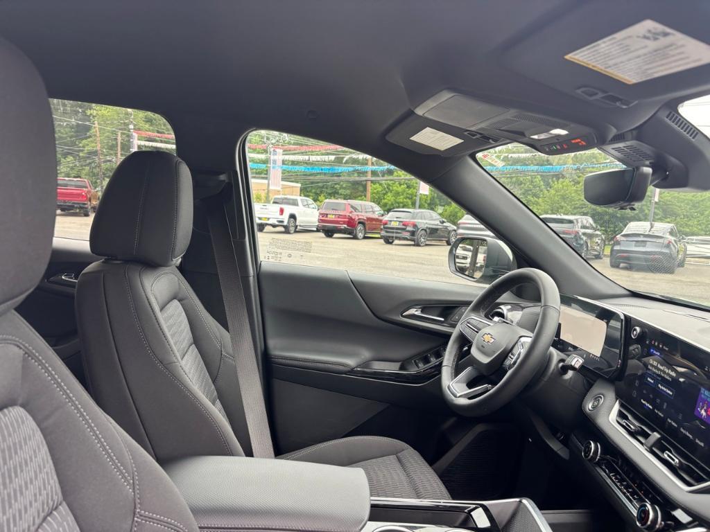 used 2025 Chevrolet Equinox car, priced at $30,995