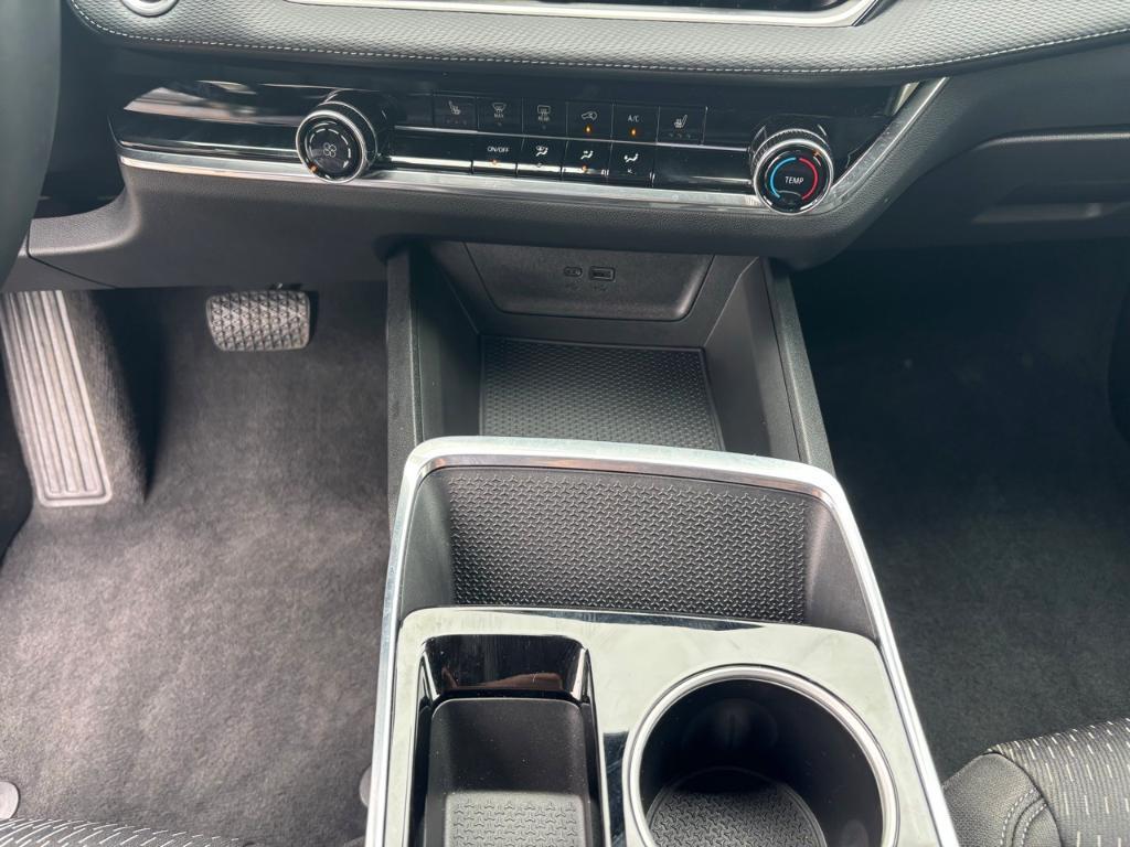 used 2025 Chevrolet Equinox car, priced at $30,995