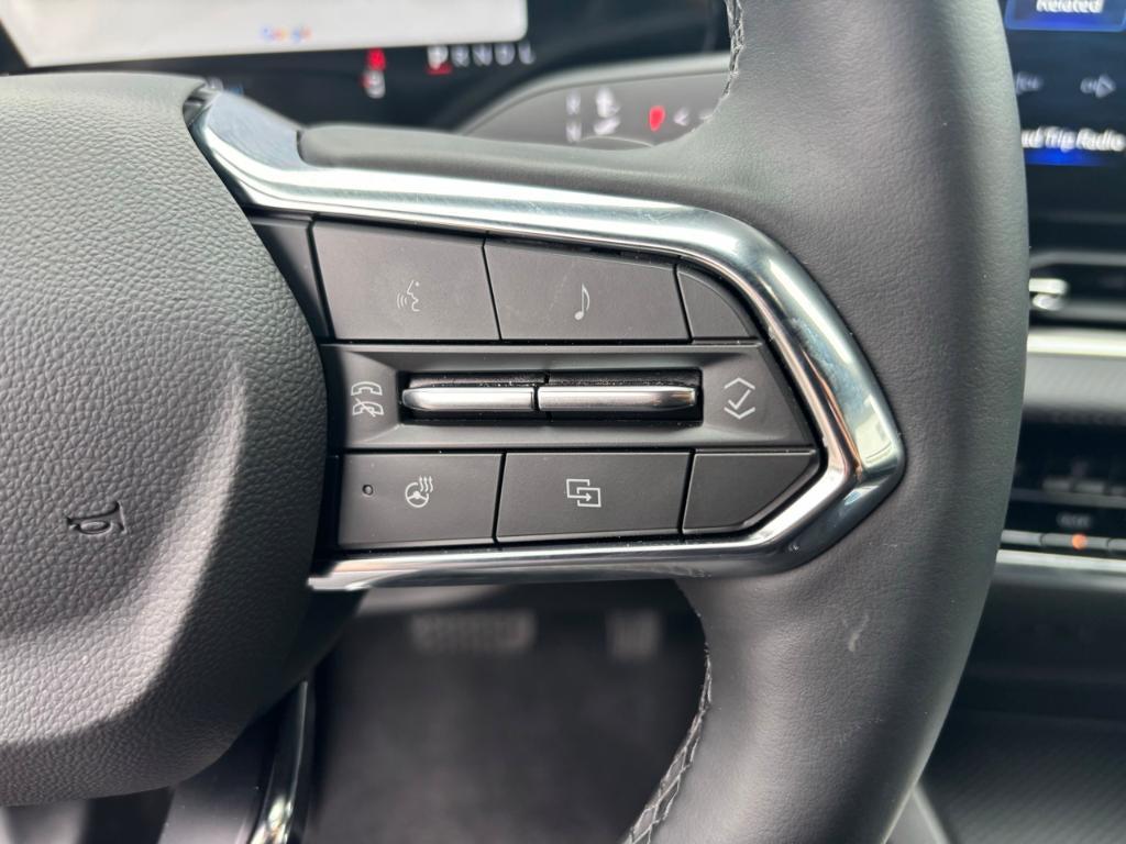 used 2025 Chevrolet Equinox car, priced at $30,995
