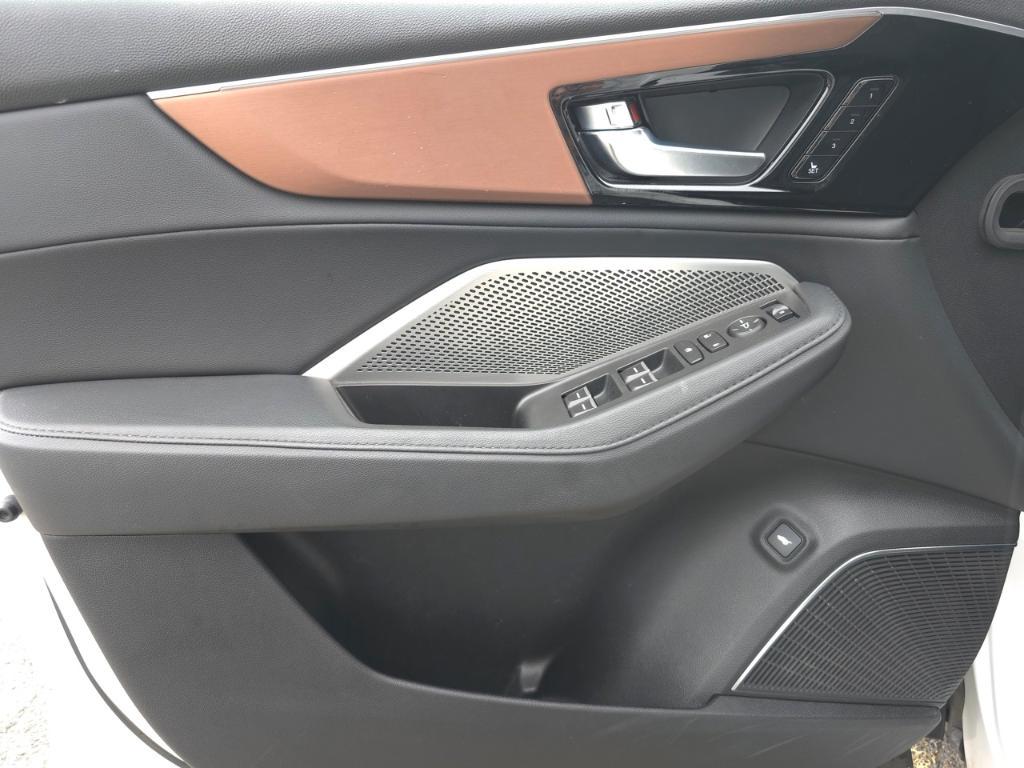used 2022 Acura MDX car, priced at $37,495