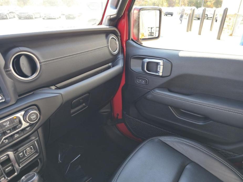 used 2021 Jeep Gladiator car, priced at $36,119