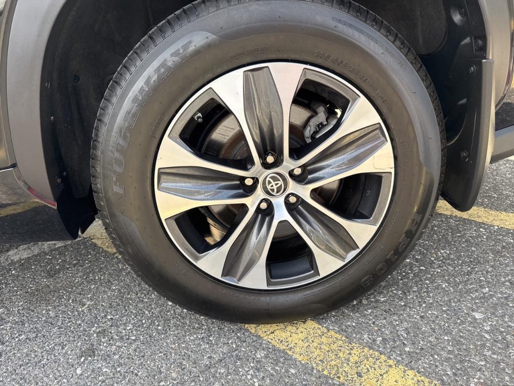 used 2020 Toyota Highlander car, priced at $25,793