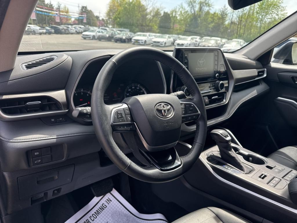 used 2020 Toyota Highlander car, priced at $25,793