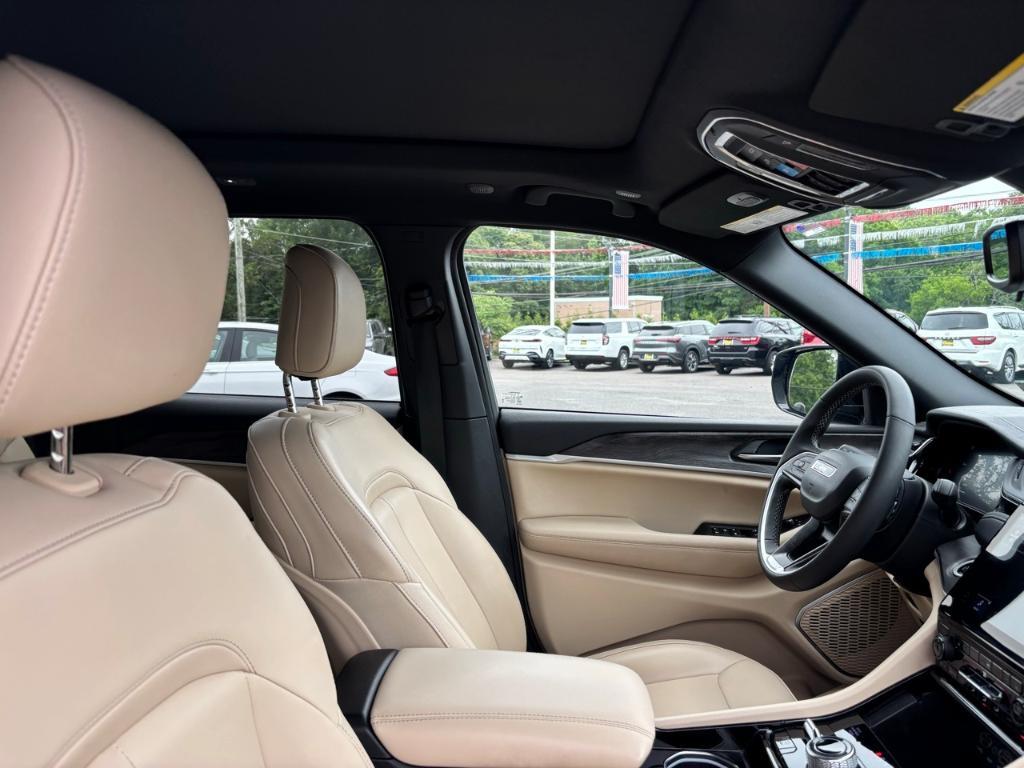 used 2023 Jeep Grand Cherokee 4xe car, priced at $32,581