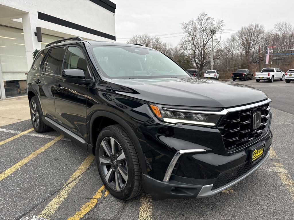 used 2023 Honda Pilot car, priced at $42,337