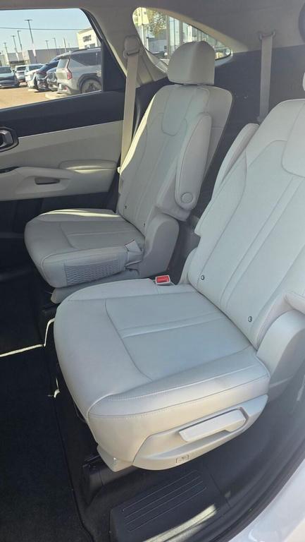 used 2025 Kia Sorento Hybrid car, priced at $34,350