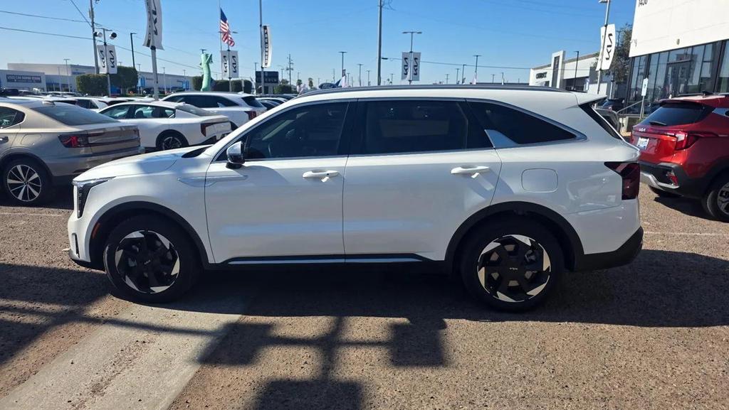 used 2025 Kia Sorento Hybrid car, priced at $34,350