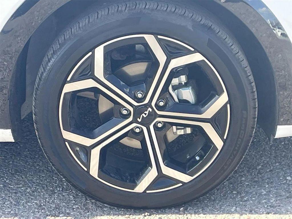 used 2025 Kia Niro car, priced at $25,395