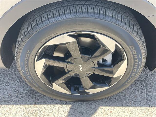 used 2025 Kia Sorento Hybrid car, priced at $44,977