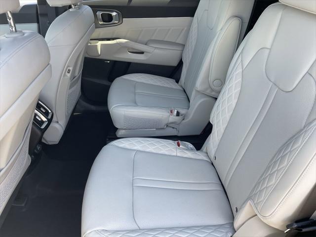 used 2025 Kia Sorento Hybrid car, priced at $44,977