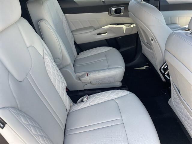 used 2025 Kia Sorento Hybrid car, priced at $44,977