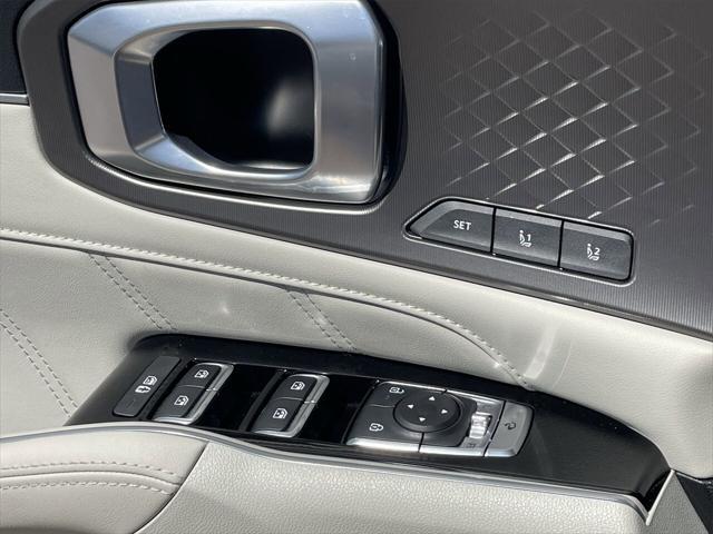 used 2025 Kia Sorento Hybrid car, priced at $44,977