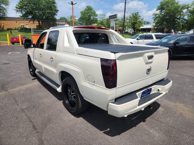 used 2004 Cadillac Escalade EXT car, priced at $11,999