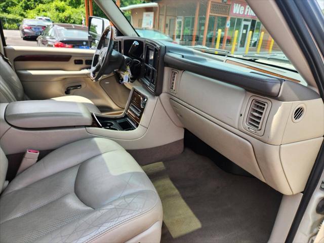 used 2004 Cadillac Escalade EXT car, priced at $11,999