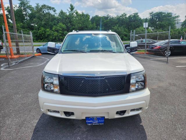 used 2004 Cadillac Escalade EXT car, priced at $11,999