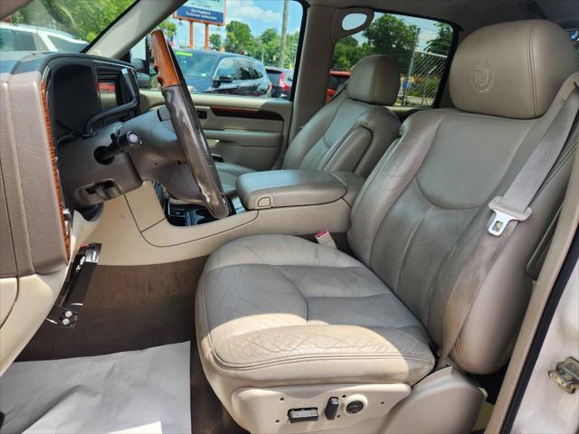 used 2004 Cadillac Escalade EXT car, priced at $11,999