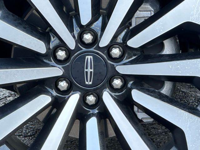 used 2022 Lincoln Navigator car, priced at $55,988