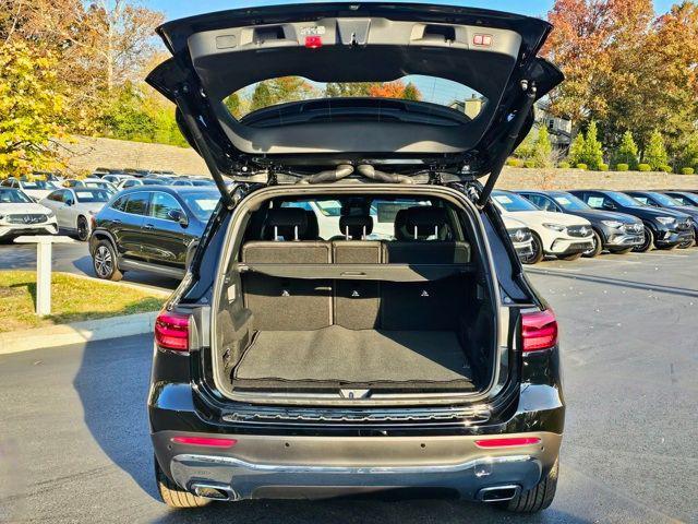 new 2025 Mercedes-Benz GLB 250 car, priced at $51,095