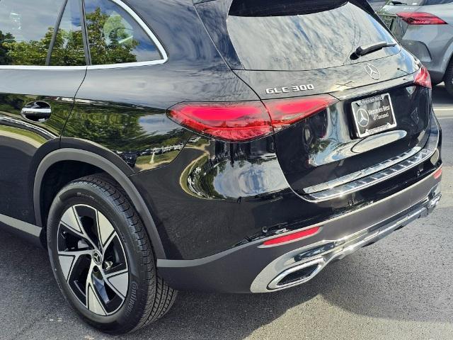 new 2024 Mercedes-Benz GLC 300 car, priced at $53,665