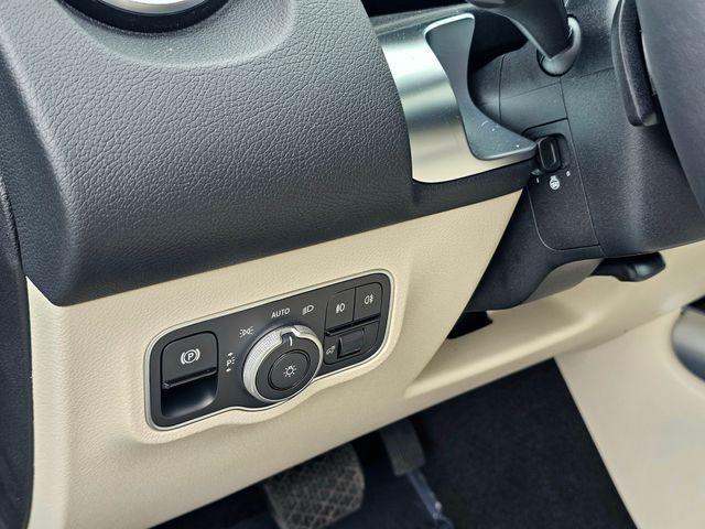 new 2026 Mercedes-Benz GLB 250 car, priced at $52,985