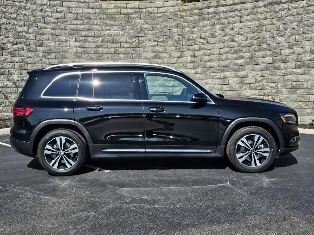 new 2024 Mercedes-Benz GLB 250 car, priced at $51,070