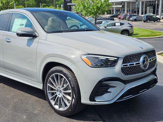 new 2025 Mercedes-Benz GLE 450 car, priced at $87,935