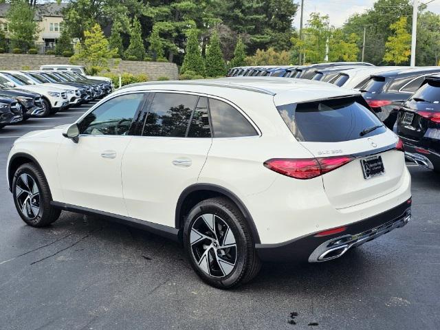 new 2024 Mercedes-Benz GLC 300 car, priced at $51,785