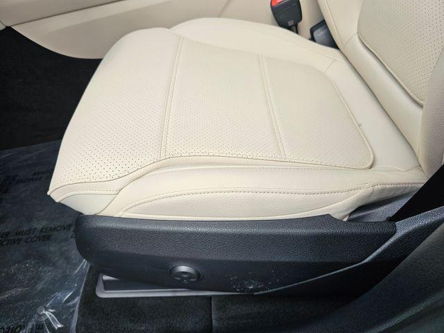new 2025 Mercedes-Benz GLC 300 car, priced at $56,555
