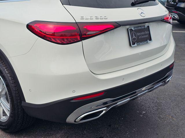 new 2025 Mercedes-Benz GLC 300 car, priced at $56,555