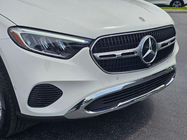 new 2025 Mercedes-Benz GLC 300 car, priced at $56,555