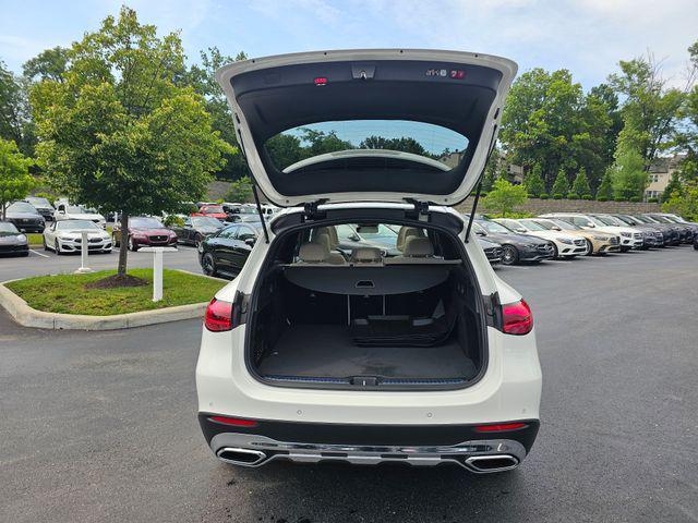 new 2025 Mercedes-Benz GLC 300 car, priced at $56,555