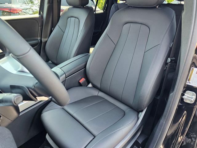 new 2025 Mercedes-Benz GLB 250 car, priced at $49,595