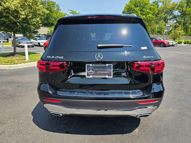 new 2025 Mercedes-Benz GLB 250 car, priced at $49,595