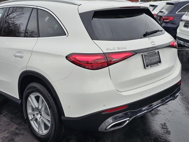 new 2025 Mercedes-Benz GLC 300 car, priced at $56,735