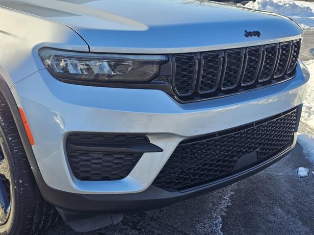 used 2022 Jeep Grand Cherokee car, priced at $29,488