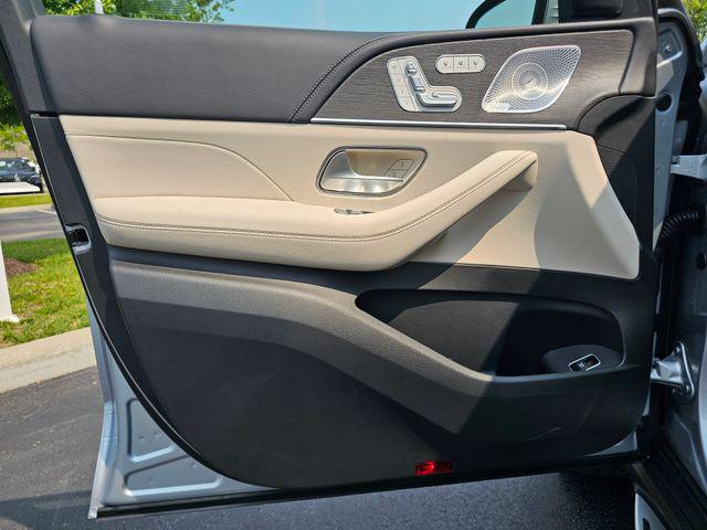 new 2025 Mercedes-Benz GLE 450 car, priced at $85,195