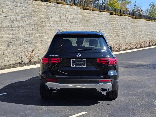 new 2024 Mercedes-Benz GLB 250 car, priced at $50,955