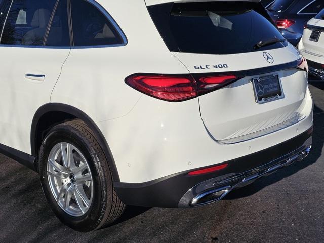 new 2025 Mercedes-Benz GLC 300 car, priced at $59,525