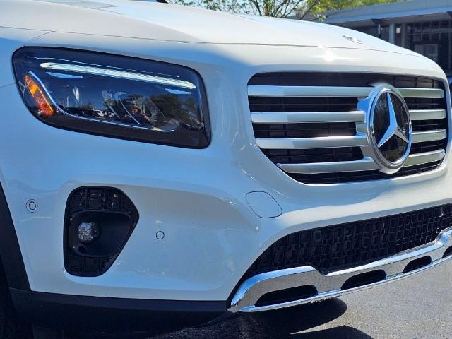 new 2024 Mercedes-Benz GLB 250 car, priced at $53,560