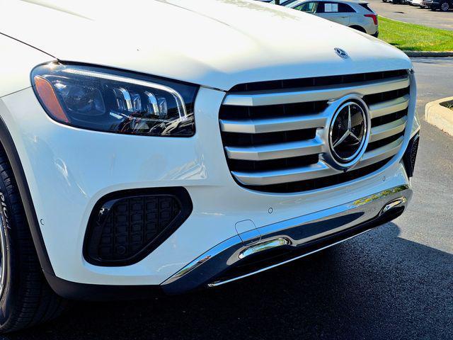 new 2026 Mercedes-Benz GLS 450 car, priced at $92,930