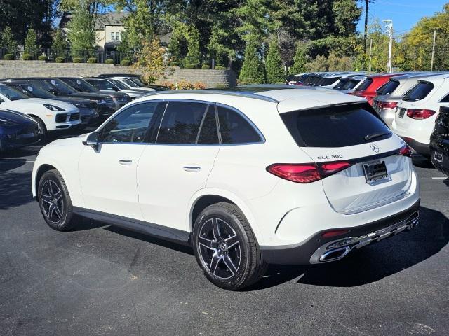 new 2025 Mercedes-Benz GLC 300 car, priced at $62,585