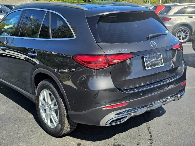 new 2025 Mercedes-Benz GLC 300 car, priced at $58,305