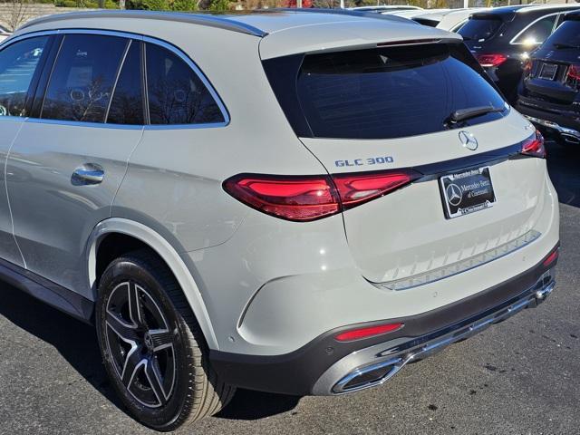 new 2025 Mercedes-Benz GLC 300 car, priced at $62,285