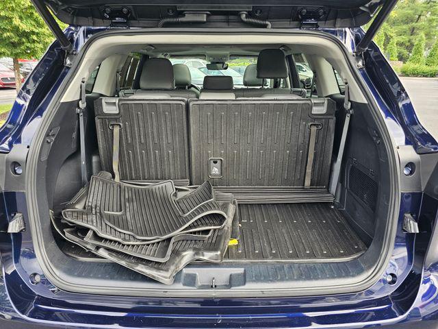 used 2022 Toyota Highlander car, priced at $34,071