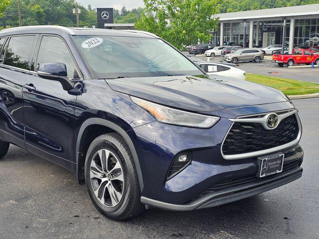 used 2022 Toyota Highlander car, priced at $34,071