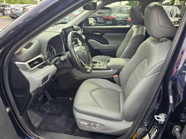used 2022 Toyota Highlander car, priced at $34,071