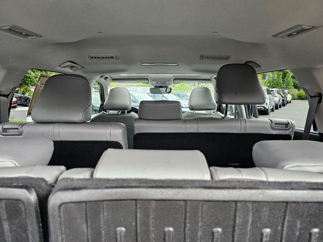 used 2022 Toyota Highlander car, priced at $34,071